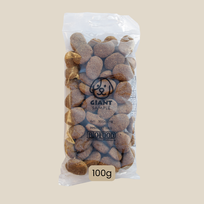 Muestra de croquetas extruidas (100 g) para perros de razas grandes (gigantes) de más de 10 kg
