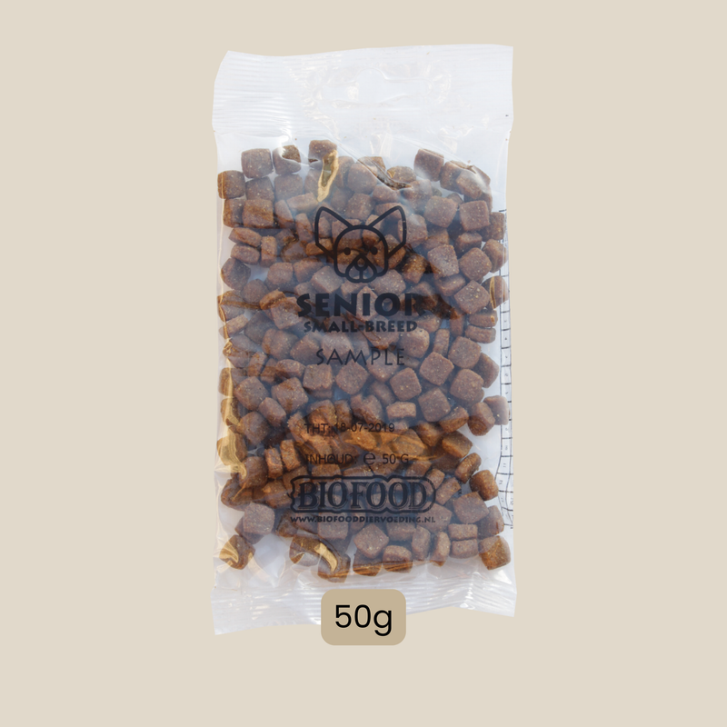 Muestra de croquetas extruidas (50 g) para perros mayores de menos de 10 kg